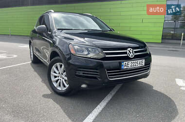 Внедорожник / Кроссовер Volkswagen Touareg 2011 в Киеве