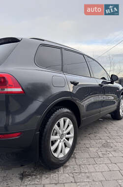 Позашляховик / Кросовер Volkswagen Touareg 2012 в Івано-Франківську