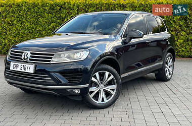 Позашляховик / Кросовер Volkswagen Touareg 2015 в Стрию