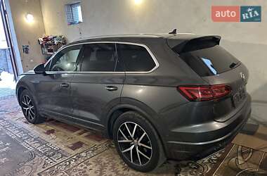 Внедорожник / Кроссовер Volkswagen Touareg 2019 в Львове