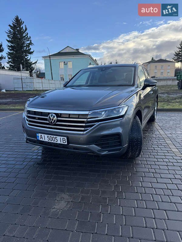 Позашляховик / Кросовер Volkswagen Touareg 2020 в Миронівці