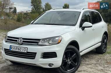 Внедорожник / Кроссовер Volkswagen Touareg 2014 в Киеве