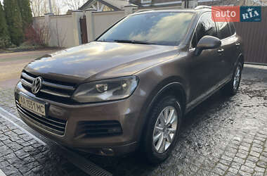 Внедорожник / Кроссовер Volkswagen Touareg 2012 в Киеве