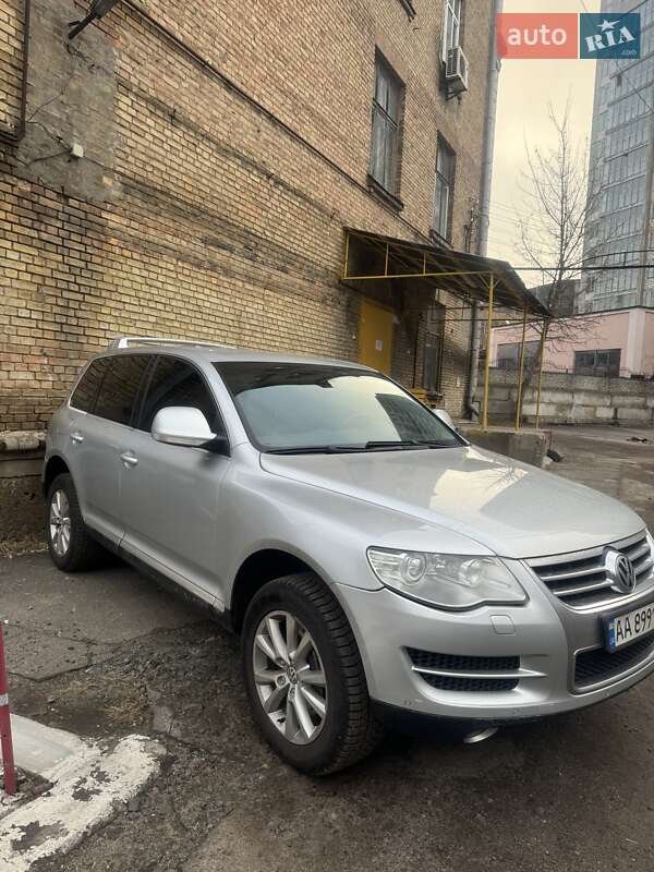 Внедорожник / Кроссовер Volkswagen Touareg 2007 в 
