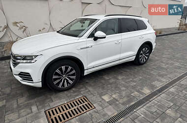 Позашляховик / Кросовер Volkswagen Touareg 2018 в Луцьку