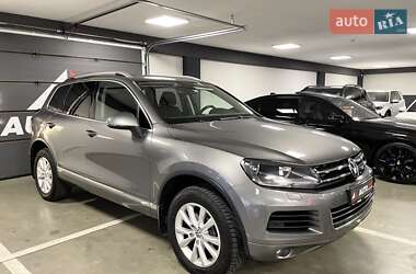 Внедорожник / Кроссовер Volkswagen Touareg 2012 в Львове