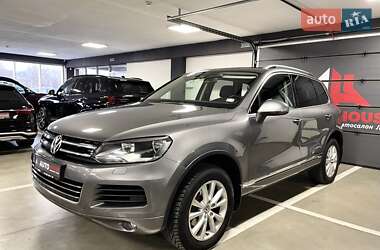 Внедорожник / Кроссовер Volkswagen Touareg 2012 в Львове