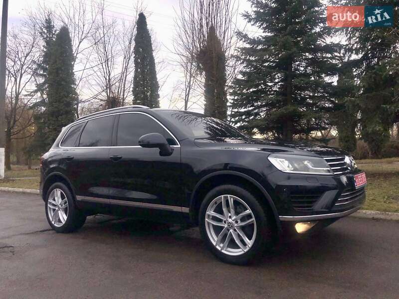 Внедорожник / Кроссовер Volkswagen Touareg 2016 в Ровно