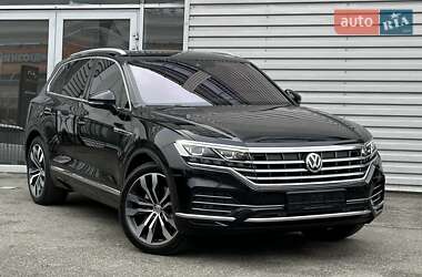 Внедорожник / Кроссовер Volkswagen Touareg 2018 в Киеве