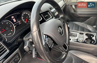 Внедорожник / Кроссовер Volkswagen Touareg 2014 в Киеве