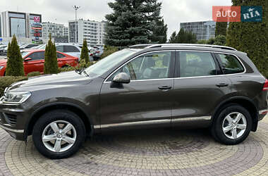 Позашляховик / Кросовер Volkswagen Touareg 2016 в 