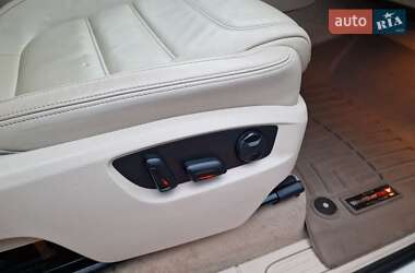 Позашляховик / Кросовер Volkswagen Touareg 2011 в 