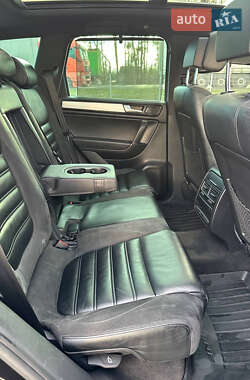 Внедорожник / Кроссовер Volkswagen Touareg 2011 в 