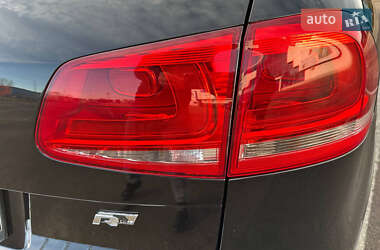 Внедорожник / Кроссовер Volkswagen Touareg 2011 в 