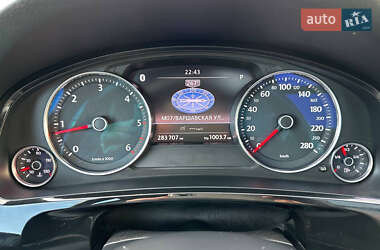 Внедорожник / Кроссовер Volkswagen Touareg 2011 в 
