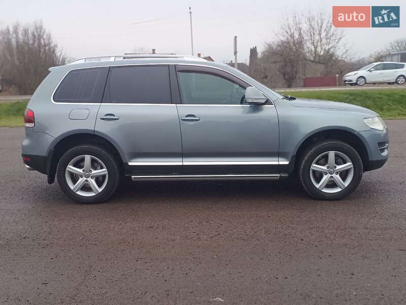 Внедорожник / Кроссовер Volkswagen Touareg 2007 в Ровно
