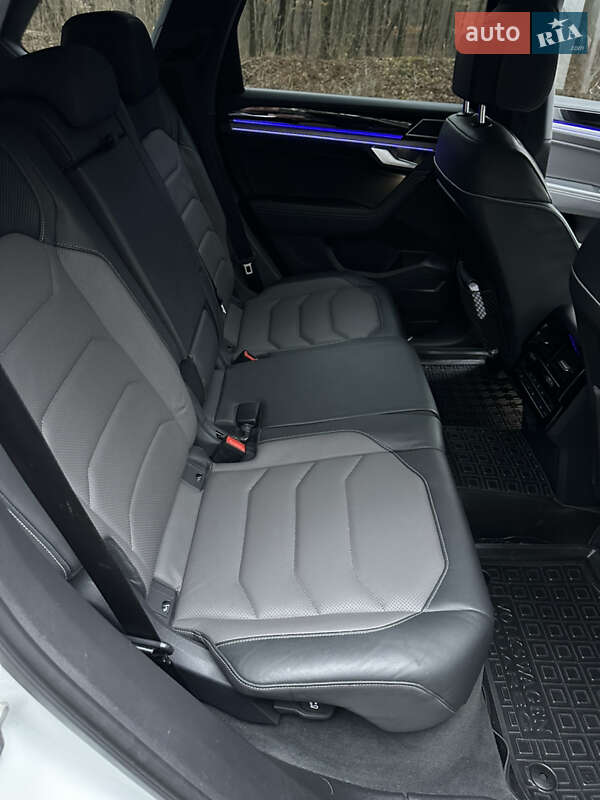 Внедорожник / Кроссовер Volkswagen Touareg 2019 в Белой Церкви