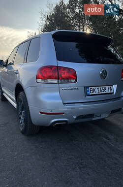 Внедорожник / Кроссовер Volkswagen Touareg 2006 в Ратным