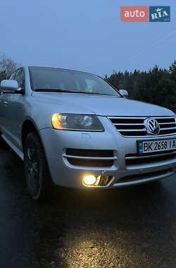 Внедорожник / Кроссовер Volkswagen Touareg 2006 в Ратным