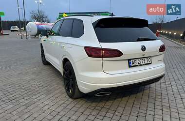 Позашляховик / Кросовер Volkswagen Touareg 2022 в Дніпрі