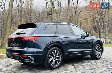 Внедорожник / Кроссовер Volkswagen Touareg 2024 в Киеве