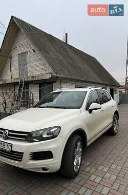 Позашляховик / Кросовер Volkswagen Touareg 2010 в Києві