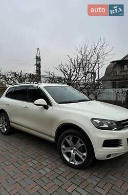 Позашляховик / Кросовер Volkswagen Touareg 2010 в Києві