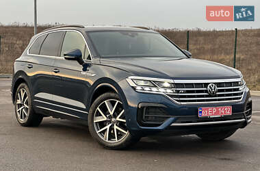 Позашляховик / Кросовер Volkswagen Touareg 2021 в Рівному