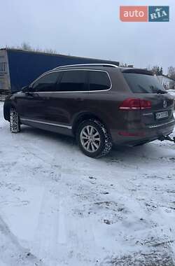 Позашляховик / Кросовер Volkswagen Touareg 2014 в Ромнах