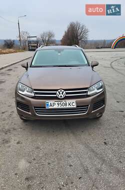 Позашляховик / Кросовер Volkswagen Touareg 2012 в Запоріжжі