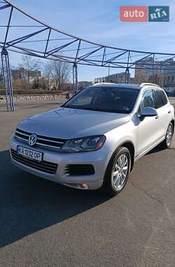 Позашляховик / Кросовер Volkswagen Touareg 2011 в Києві