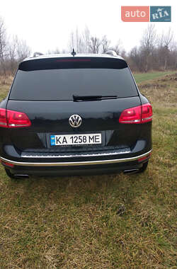 Внедорожник / Кроссовер Volkswagen Touareg 2014 в Олевске