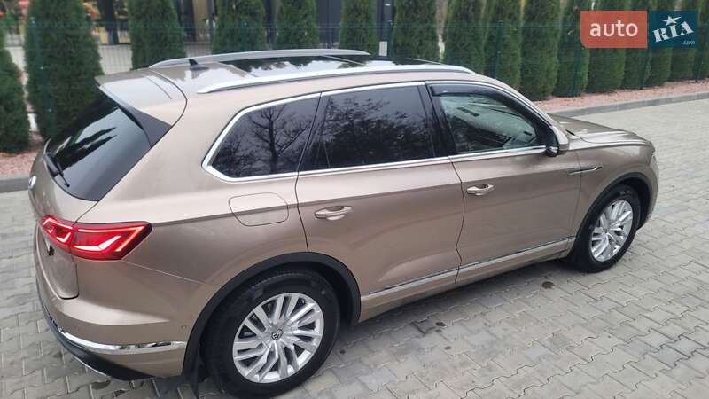 Внедорожник / Кроссовер Volkswagen Touareg 2018 в Кременчуге