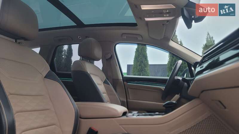 Внедорожник / Кроссовер Volkswagen Touareg 2018 в Кременчуге