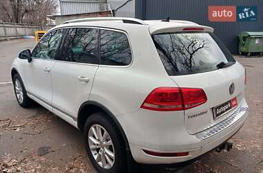 Внедорожник / Кроссовер Volkswagen Touareg 2014 в Киеве