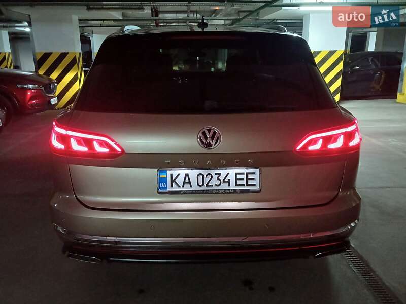 Внедорожник / Кроссовер Volkswagen Touareg 2018 в Киеве