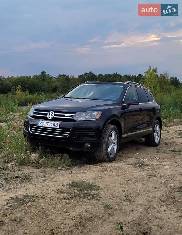 Внедорожник / Кроссовер Volkswagen Touareg 2010 в Ужгороде