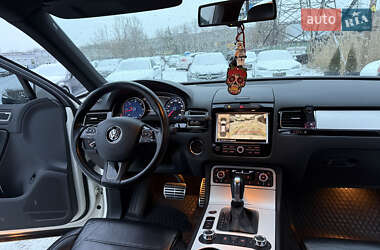 Внедорожник / Кроссовер Volkswagen Touareg 2011 в Харькове