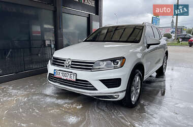 Внедорожник / Кроссовер Volkswagen Touareg 2015 в Каменец-Подольском