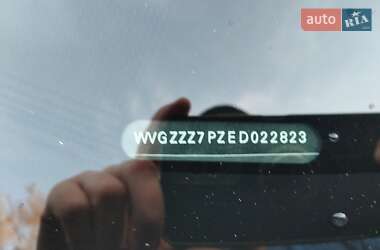 Позашляховик / Кросовер Volkswagen Touareg 2013 в 