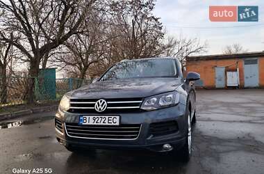 Позашляховик / Кросовер Volkswagen Touareg 2011 в Лубнах