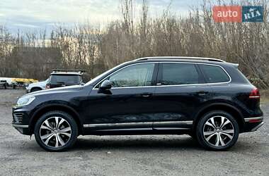 Внедорожник / Кроссовер Volkswagen Touareg 2017 в Гнивани