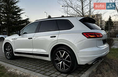 Внедорожник / Кроссовер Volkswagen Touareg 2021 в Киеве