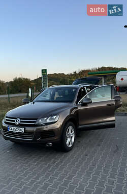 Позашляховик / Кросовер Volkswagen Touareg 2012 в Обухові