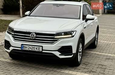 Внедорожник / Кроссовер Volkswagen Touareg 2019 в Одессе