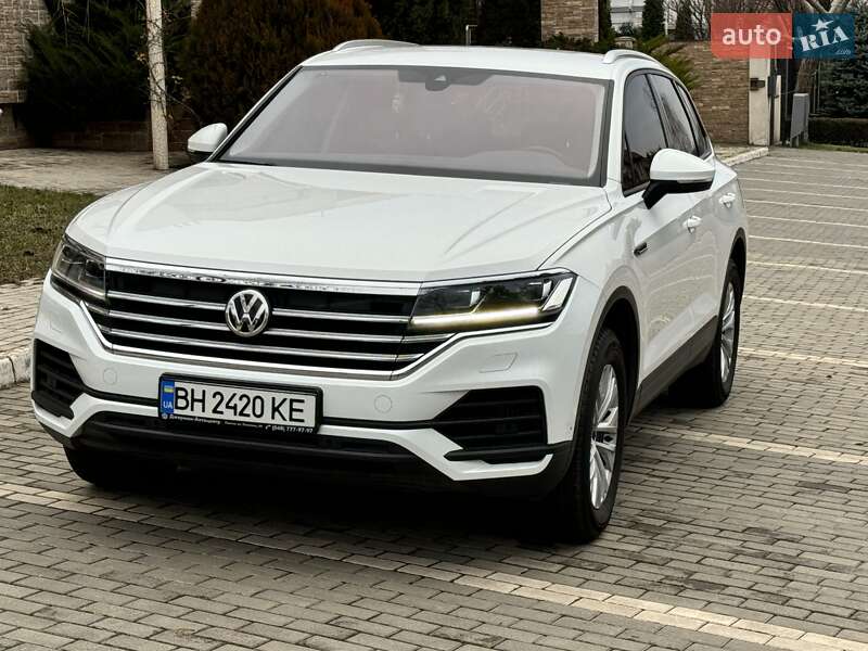 Позашляховик / Кросовер Volkswagen Touareg 2019 в Одесі