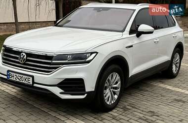 Позашляховик / Кросовер Volkswagen Touareg 2019 в Одесі