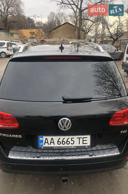 Позашляховик / Кросовер Volkswagen Touareg 2011 в Києві