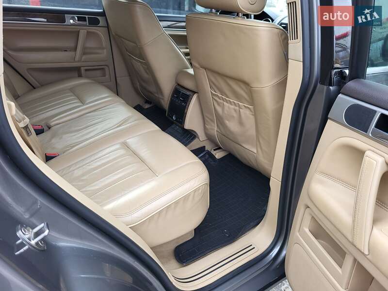 Внедорожник / Кроссовер Volkswagen Touareg 2009 в Тернополе
