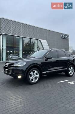 Позашляховик / Кросовер Volkswagen Touareg 2012 в Києві